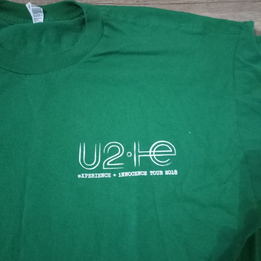 Unisex, local carp crew tour t-shirt.